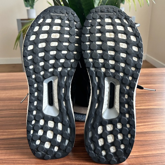 Adidas Ultraboost 2.0 Silver Medal - Picture 6 of 8